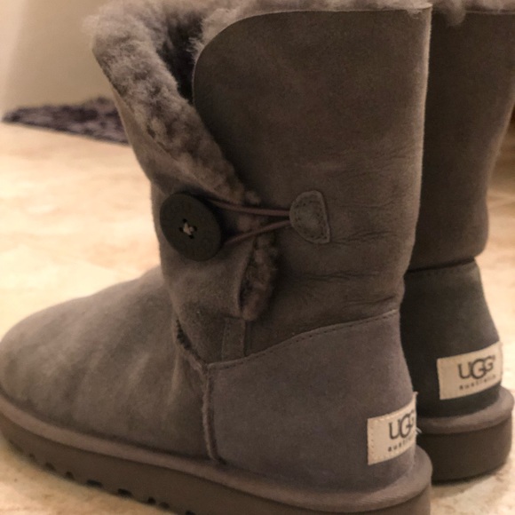 Ugg’s grey BAILEY BUTTON II - Picture 1 of 5